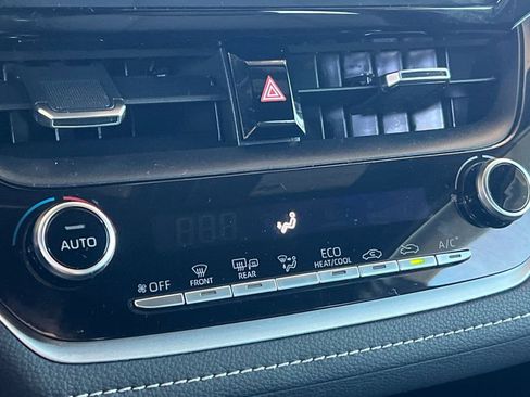 Used 2021 Toyota Corolla SE image 24