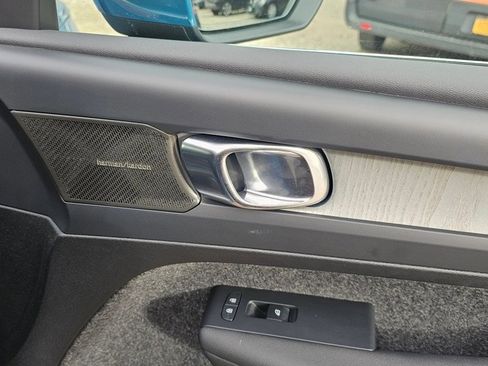 Certified 2025 Volvo XC40 B5 Ultra w/ Climate Package image 13