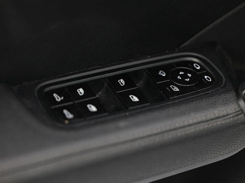 Used 2024 Porsche Cayenne AWD/4WD image 20