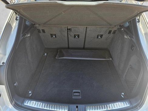 Used 2021 Porsche Macan Turbo image 6