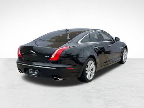 Used 2013 Jaguar XJ image 9