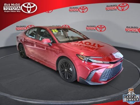 Used 2025 Toyota Camry SE w/ Multimedia Upgrade Package FWD image 1