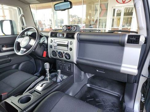 Used 2010 Toyota FJ Cruiser Base image 26