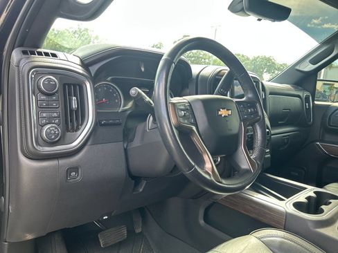 Used 2021 Chevrolet Silverado 1500 High Country w/ Technology Package AWD/4WD image 10