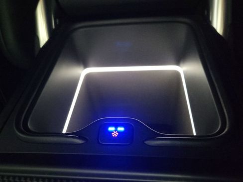 New 2026 Land Rover Range Rover Long Wheelbase SE AWD/4WD image 36