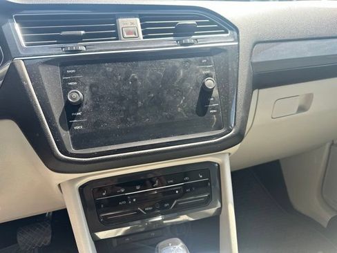 Used 2023 Volkswagen Tiguan SE w/ Panoramic Sunroof Package AWD/4WD image 14