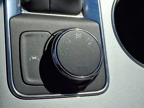 Used 2025 Chevrolet Blazer LT AWD/4WD image 21
