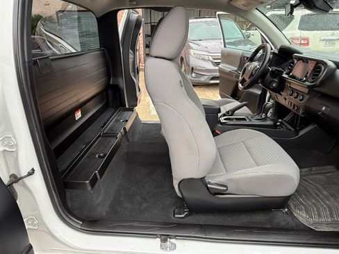 Used 2022 Toyota Tacoma SR RWD image 15