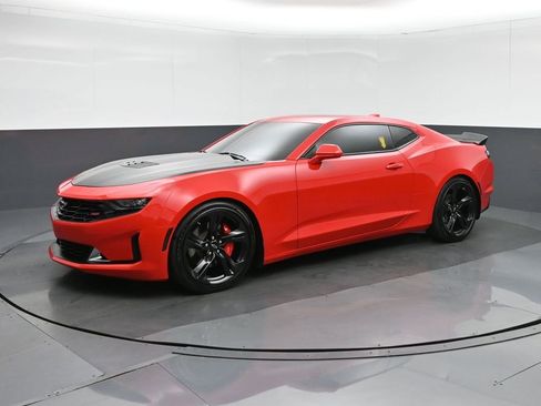 Used 2021 Chevrolet Camaro LT w/ RS Package image 3