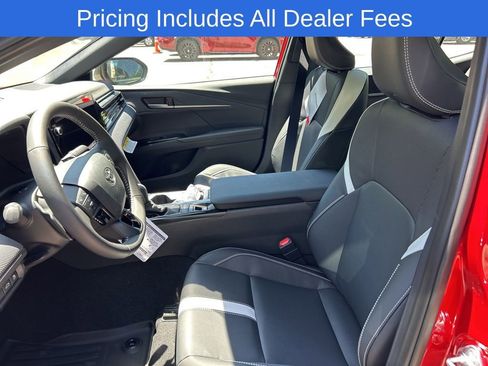 New 2026 Toyota Camry Hybrid FWD image 3