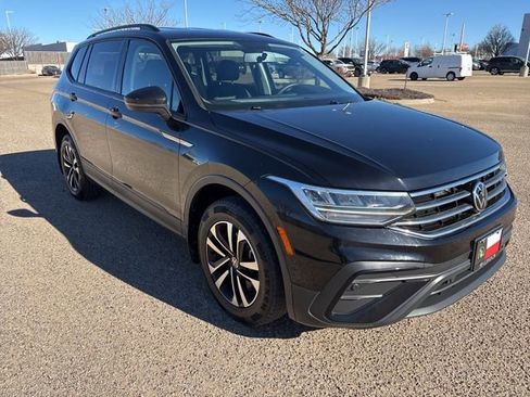 Used 2022 Volkswagen Tiguan S image 9