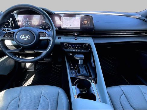 Used 2024 Hyundai Elantra Limited FWD image 15