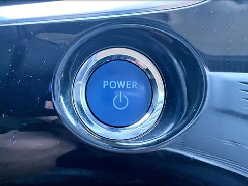 Used 2017 Toyota Prius Prime Advanced FWD image 33