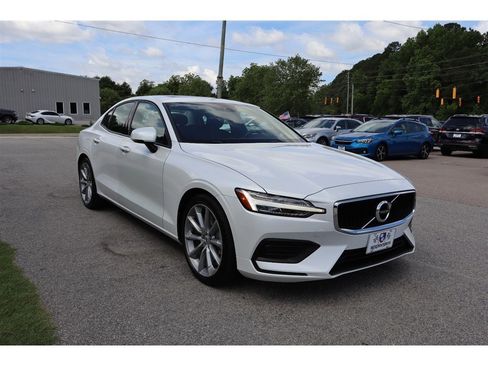 Used 2020 Volvo S60 T6 Momentum AWD/4WD image 10