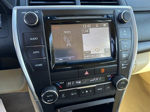 Used 2015 Toyota Camry XLE image 30