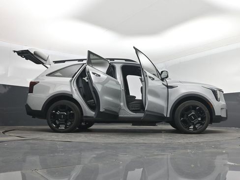 Certified 2024 Kia Sorento SX Prestige AWD/4WD image 7
