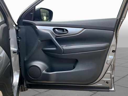 Certified 2020 Nissan Rogue Sport S FWD image 22
