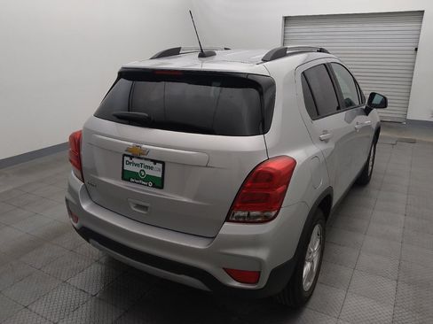 Used 2021 Chevrolet Trax LT w/ LT Convenience Package FWD image 7