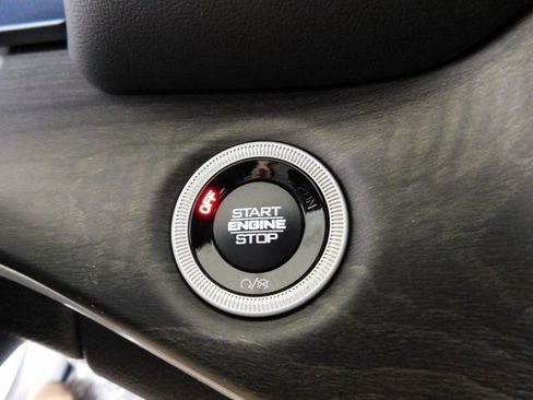 New 2025 Jeep Grand Cherokee Limited w/ Black Appearance Package image 23