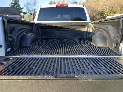 Used 2023 RAM 2500 Big Horn w/ Level 1 Equipment Group image 9