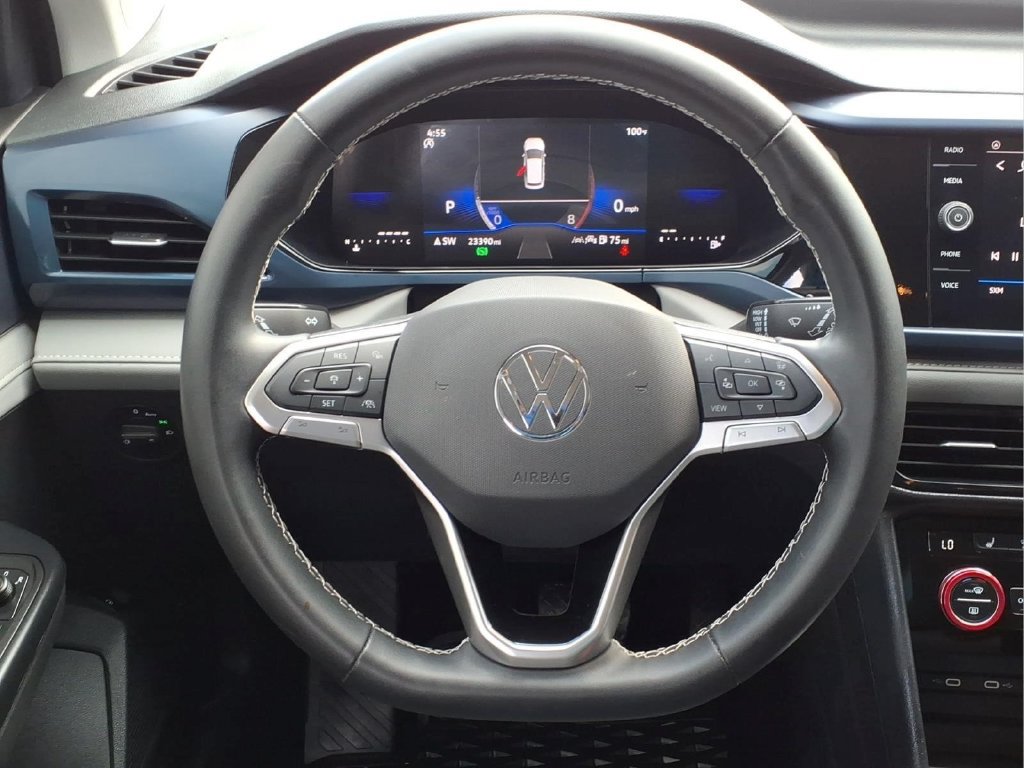Used 2024 Volkswagen Taos SE w/ MDO Package FWD image 20