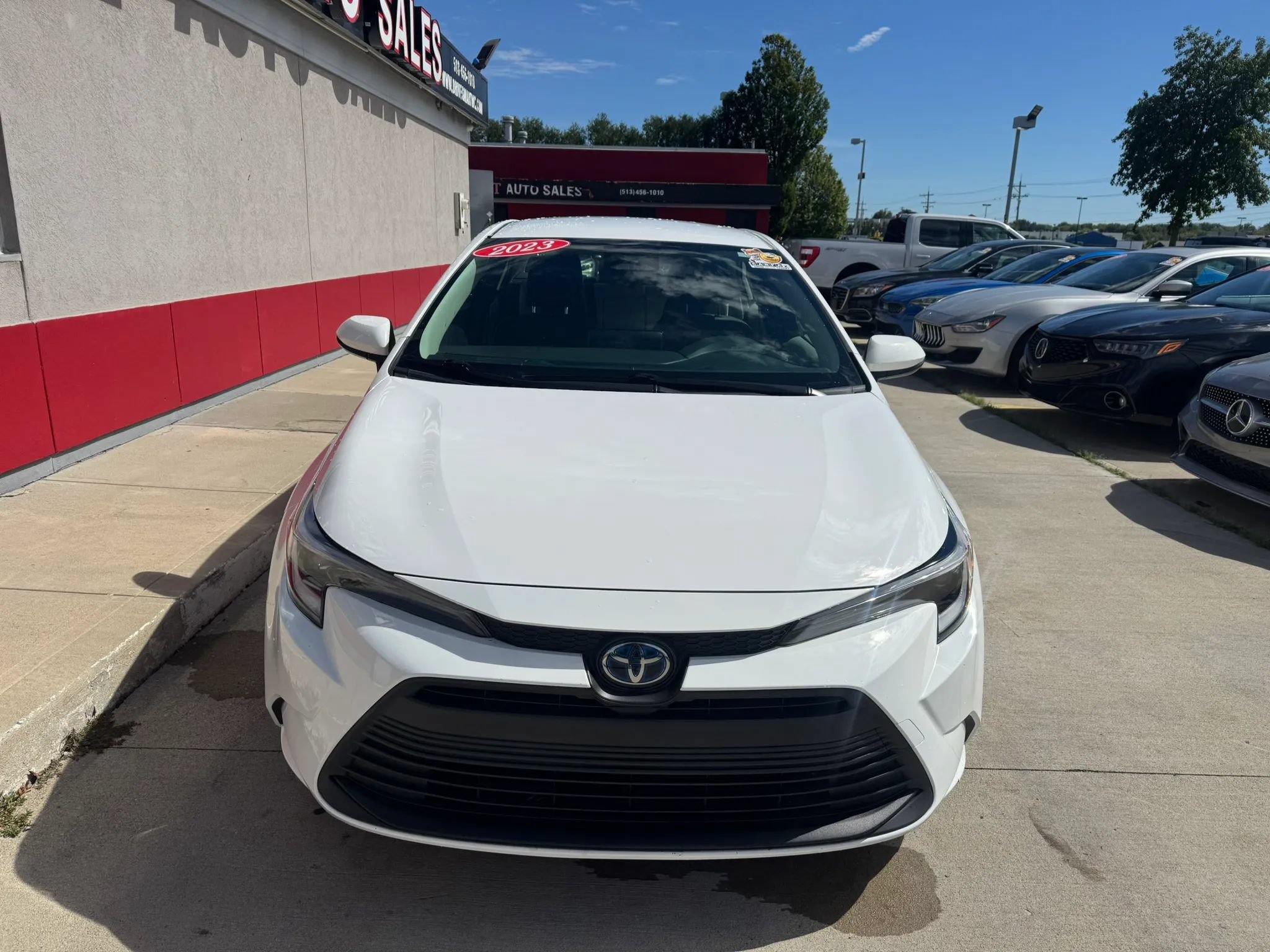 Used 2023 Toyota Corolla LE FWD image 2