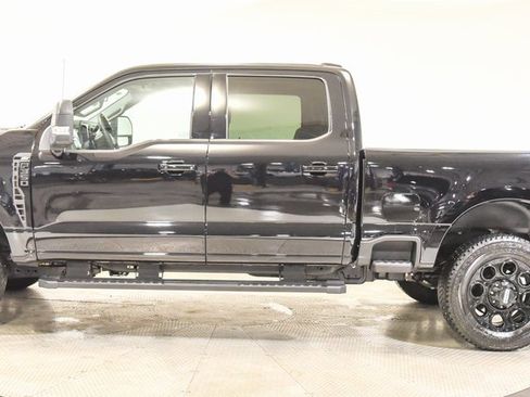 Used 2025 Ford F350 XLT w/ Black Appearance Package image 5
