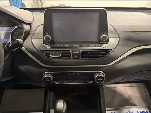 Used 2019 Nissan Altima 2.5 SV image 19