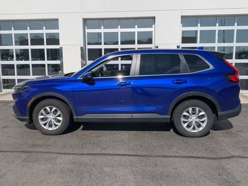 Used 2025 Honda CR-V LX image 3