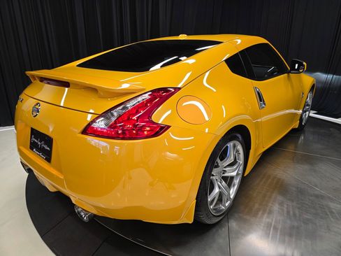 Used 2009 Nissan 370Z Touring w/ Sport Pkg RWD image 23