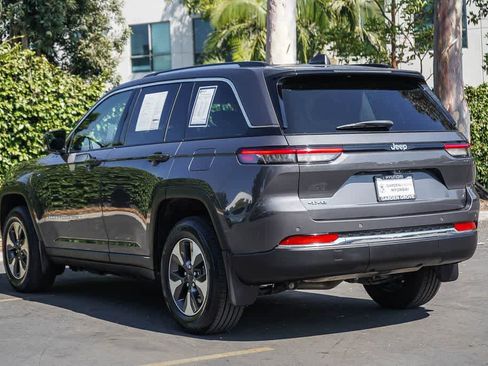 Used 2022 Jeep Grand Cherokee Limited 4xe w/ MOPAR Finishing Package AWD/4WD image 4