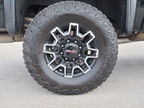 Used 2024 GMC Sierra 2500 AT4X image 24