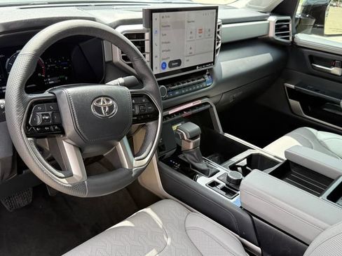 Used 2024 Toyota Tundra Limited AWD/4WD image 10