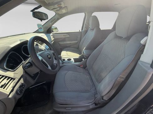 Used 2011 Chevrolet Traverse LS FWD image 18