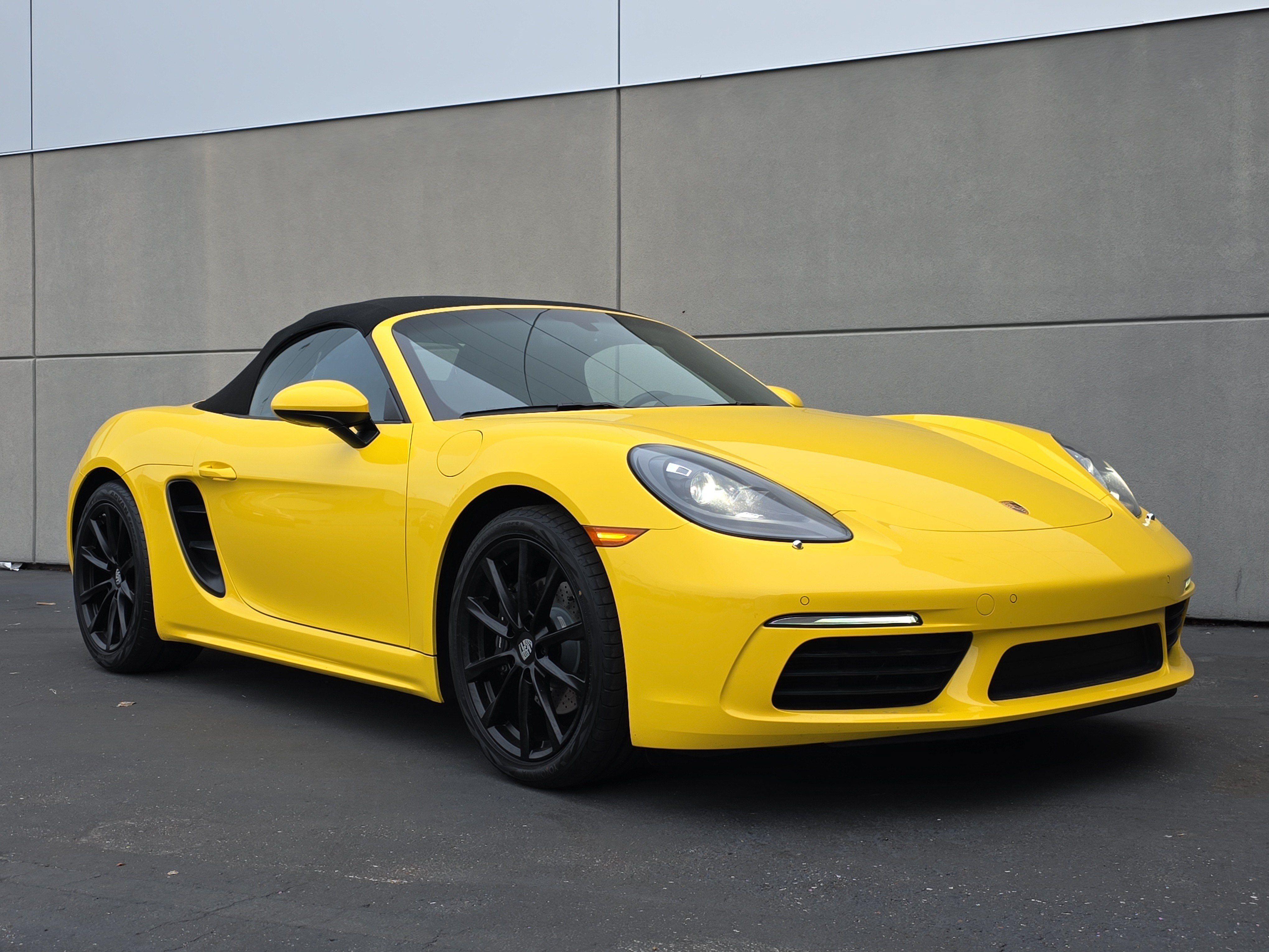 Certified 2025 Porsche 718 Boxster RWD image 9