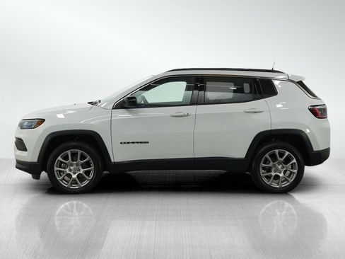 Used 2022 Jeep Compass Latitude image 2