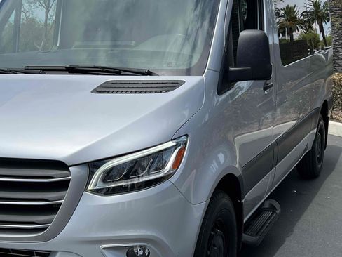 Used 2023 Mercedes-Benz Sprinter 2500 image 51