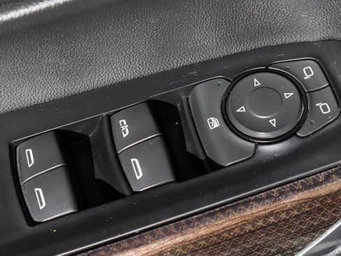 Used 2020 Chevrolet Silverado 1500 LT image 13