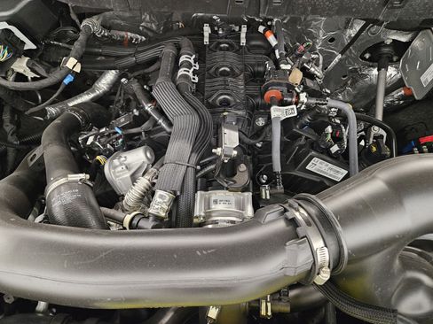 New 2025 Ford F150 Lariat w/ Equipment Group 502A High image 32