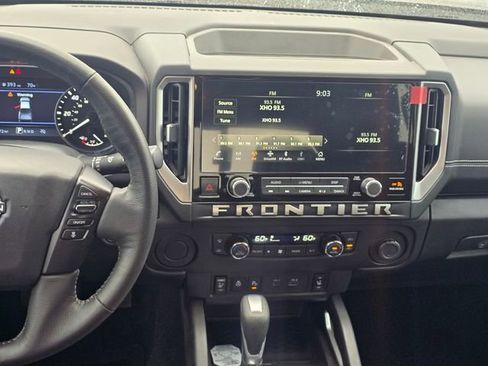 Used 2025 Nissan Frontier SV w/ SV Convenience Package RWD image 16