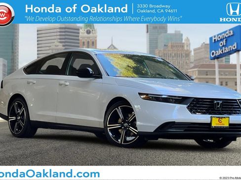 Used 2025 Honda Accord Sport image 1