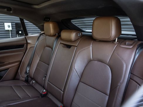 Certified 2025 Porsche Macan Electric RWD image 22
