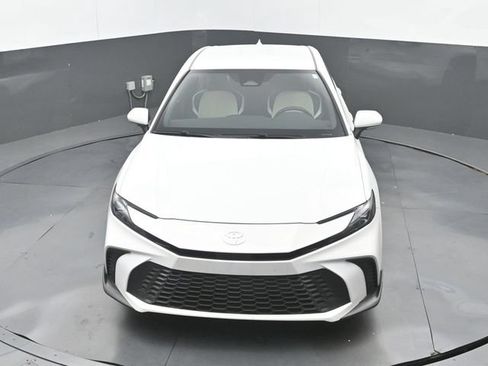 Used 2025 Toyota Camry SE FWD image 14