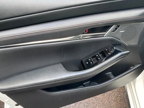 Used 2019 MAZDA MAZDA3 Sedan w/ Preferred Package FWD image 31