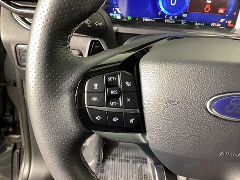 Used 2024 Ford Explorer ST image 22