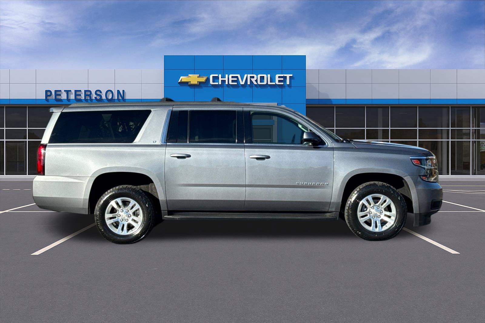 Used 2018 Chevrolet Suburban LT AWD/4WD image 3