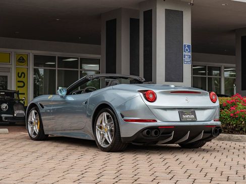 Used 2016 Ferrari California T RWD image 47