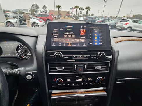 Used 2022 Nissan Armada SL w/ Captain's Chairs Package image 23