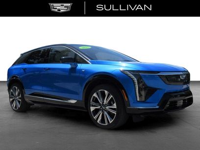Used 2025 Cadillac Optiq Luxury 2