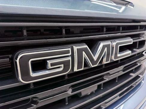 Used 2024 GMC Sierra 1500 Elevation w/ Preferred Package AWD/4WD image 13